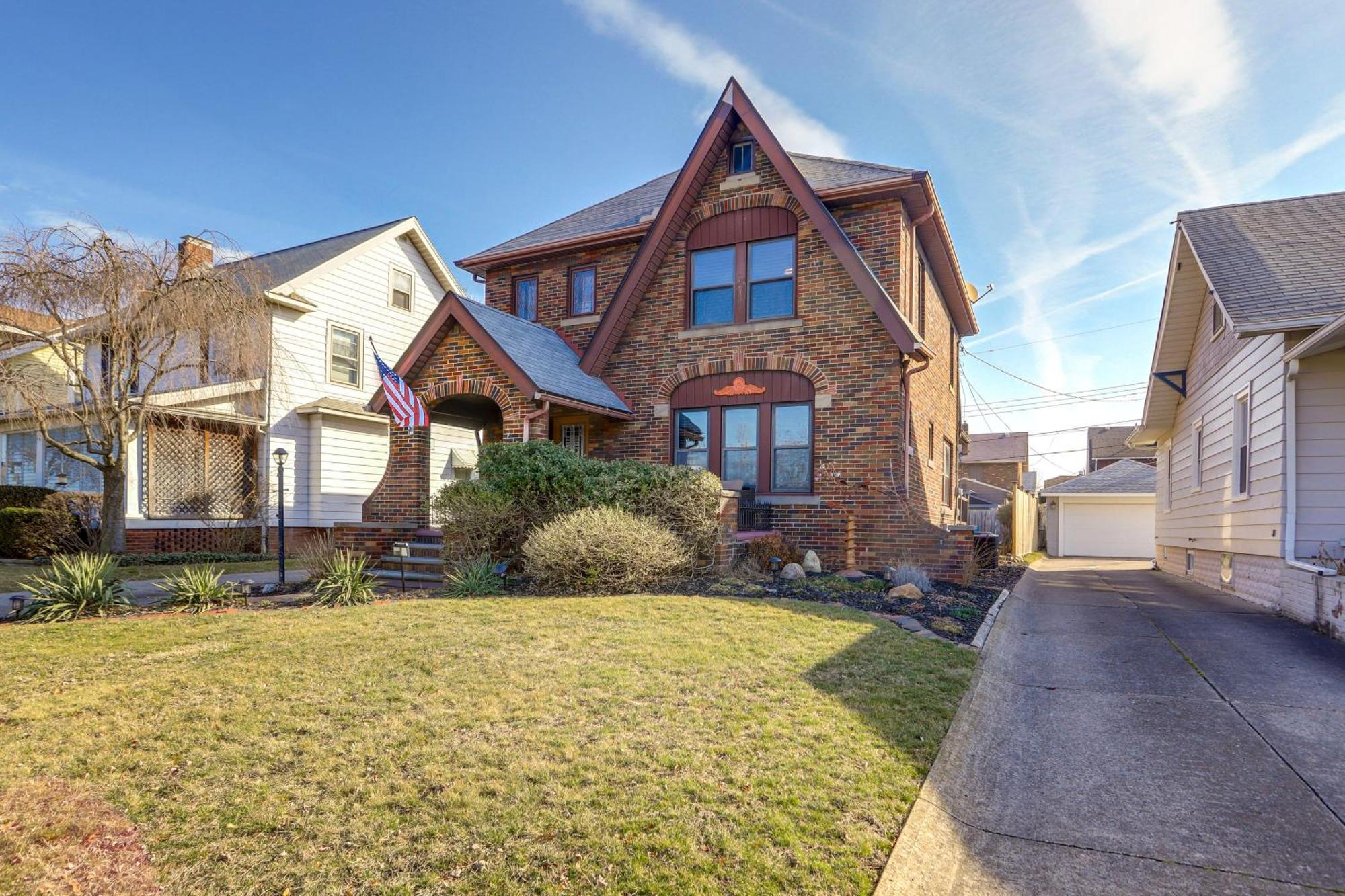 Historic Lorain Home Walk To Lake Erie! Exterior foto