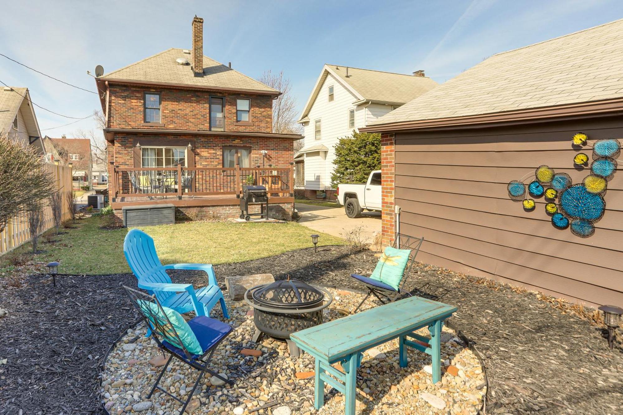 Historic Lorain Home Walk To Lake Erie! Exterior foto